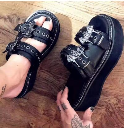 Zwarte sandalen met gespen en vleermuisdetails, Kleding | Dames, Schoenen, Nieuw, Verzenden