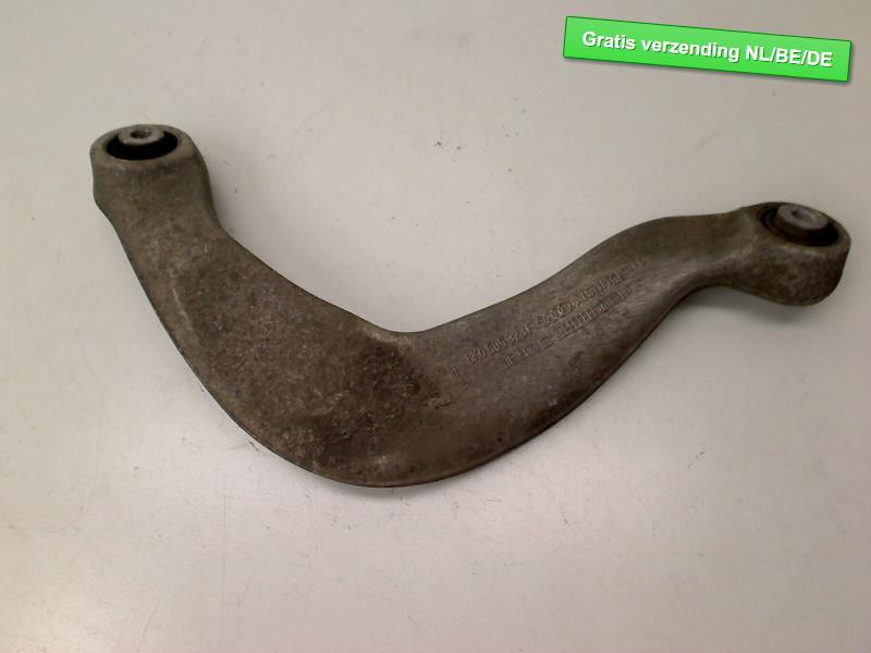 BRAS DE SUSPENSION ARRIÈRE GAUCHE SUPERIEUR A4 Avant (B8), Dhr. R. de Gouw, Audi, Utilisé, De Bloemendaal 21 21
5221 EB  'S HERTOGENBOSCH, NL
