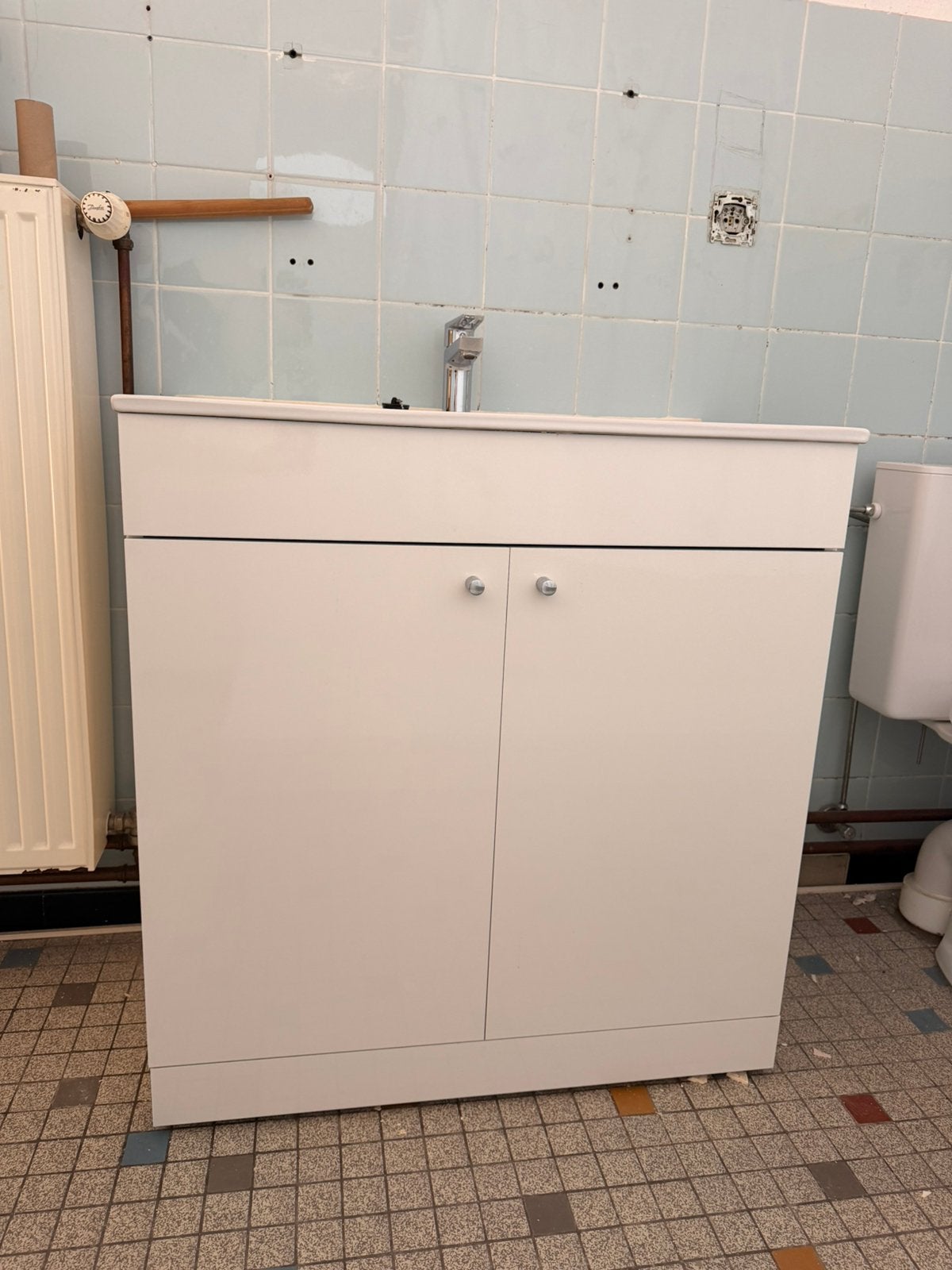 Badkamermeubel + lavabo + Allibert kraan, Ophalen, Zo goed als nieuw