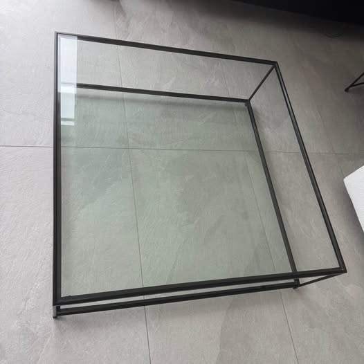 Table de salon en verre et armature en acier, Moins de 50 cm, Verre, 50 à 100 cm, Carré
