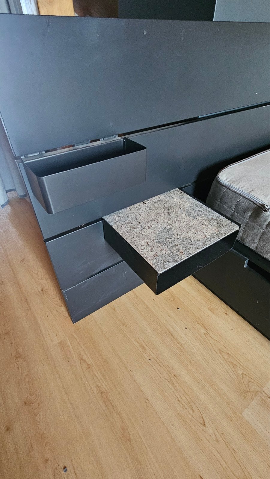 Achterwand bed Nordli met nachtkastjes, Enlèvement