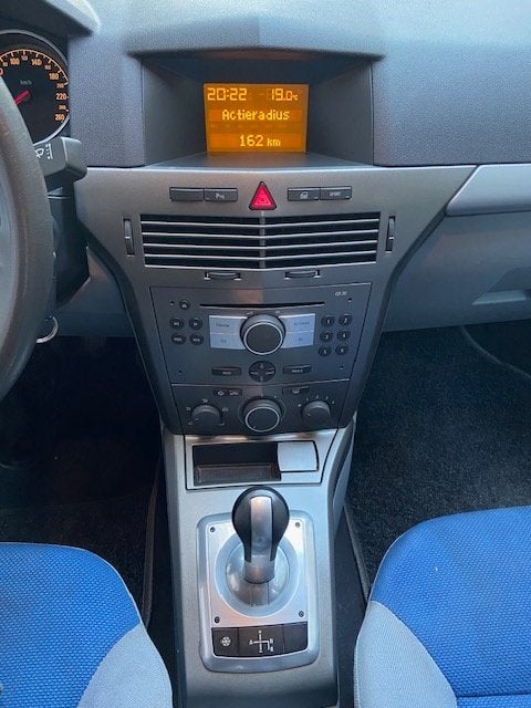 OPEL Astra automatique, avec controle T, essence 120000 km, Achat, 5 portes, Automatique, Particulier