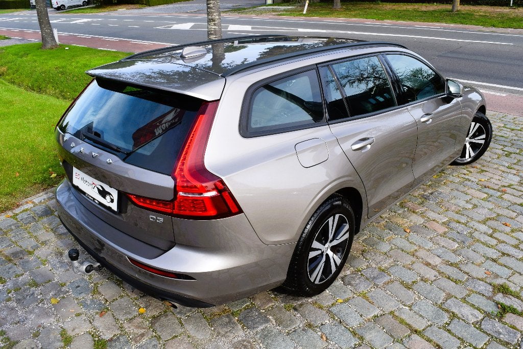 Volvo V60 2.0D3/Automaat/CarPlay/LED/Trekhaak/GARANTIE, Dealer onderhouden, Stof, 4 cilinders, 5 deurs
