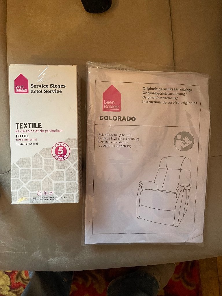 Fauteuil électrique Leenbakker, 75 à 100 cm, Fauteuil électrique beige tissu de type daim, Comme neuf, Enlèvement