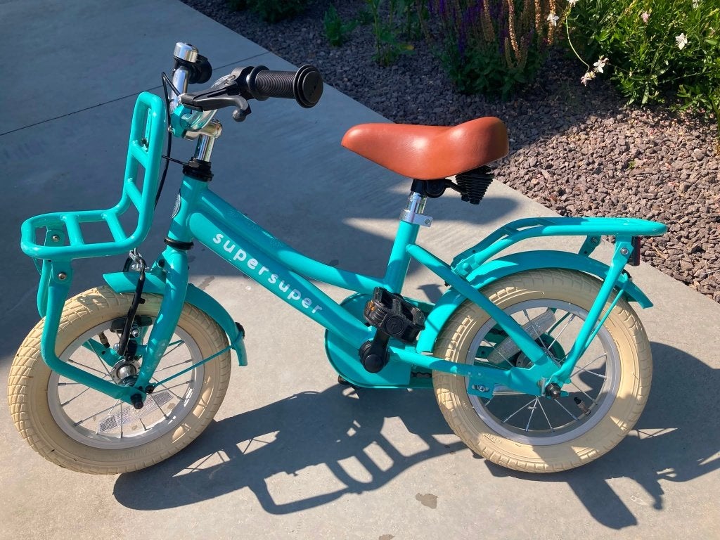 Kinderfiets Supersuper 12 inch, Fietsen en Brommers, Fietsen | Kinderfietsjes, Ophalen, Zijwieltjes, Super super, Minder dan 16 inch