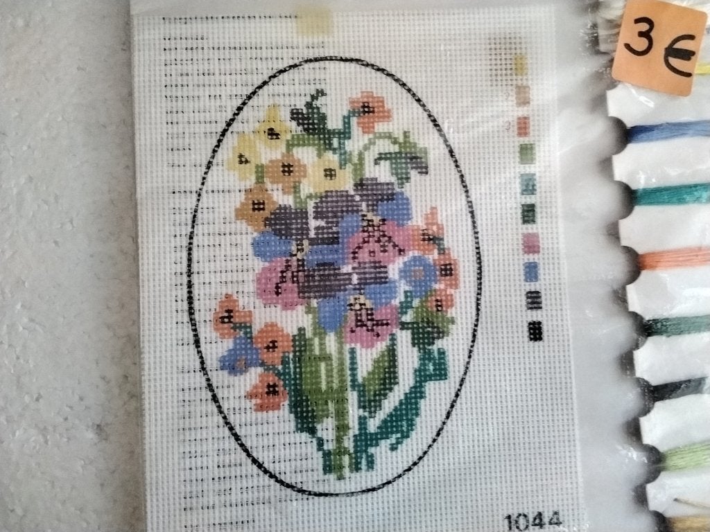 Kit de tapisserie motif fleur canevas fil et cadre oval 8x13, Ophalen of Verzenden, Nieuw