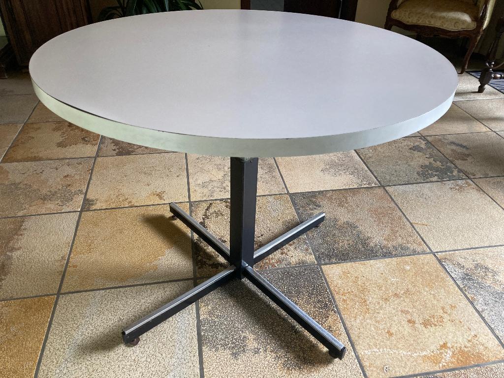 Witte, ronde 70-ties tafel, Ophalen, Overige materialen, Gebruikt, 70-ties modern