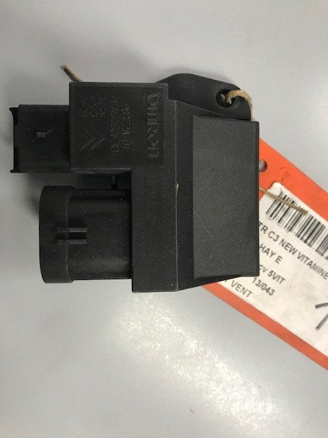 KACHEL VENTILATORMOTOR Citroën C3 (SC) (9662872480), Gebruikt, Citroën, Mevr. I. Hauben, Rue de l'Espoir 34 34
4030  GRIVEGNÉE, BE