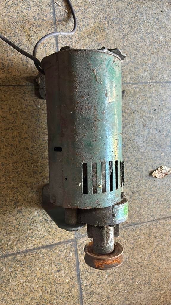 12vdc motor 300 wat, Ophalen of Verzenden, Gebruikt