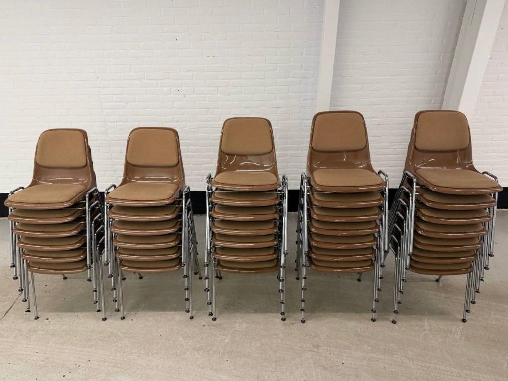 32 vintage Drabert stapelbare stoelen, Huis en Inrichting, Stoelen, Kunststof, Ophalen