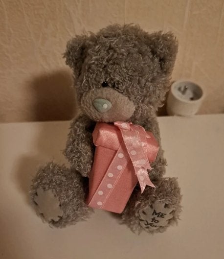 Me to you beertje met roze cadeau, Ophalen of Verzenden, Zo goed als nieuw, Stoffen beer, Me To You