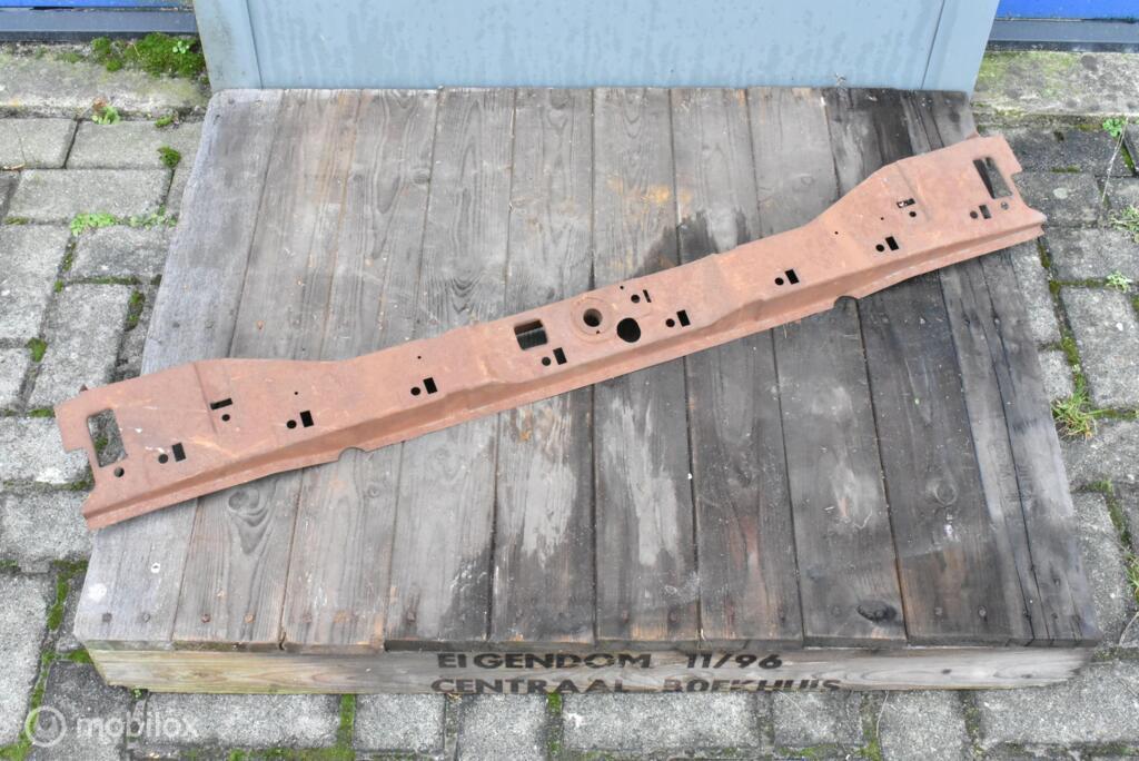 NOS Slotplaat front motorkap Ford P3 Taunus 17M ('60-'64), Ford, Nieuw, Ophalen of Verzenden, Ford