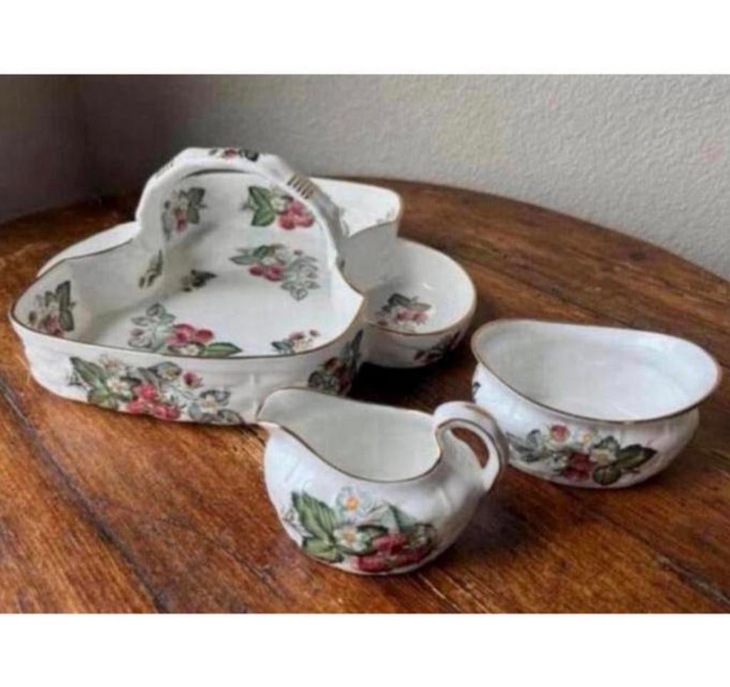 Hammersley English Bone China Ripe Strawberry Basket servies, Antiek en Kunst, Ophalen of Verzenden