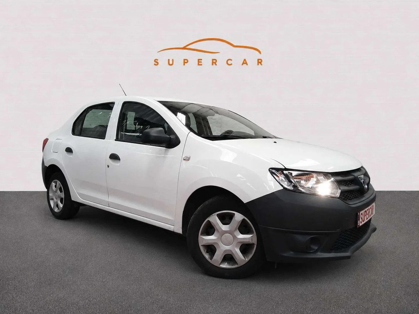 Dacia Logan Logan 1.2i Anniversary 2 * 136 X 60 MOIS *, 55 kW, 4 cylindres, Occasion, Essence