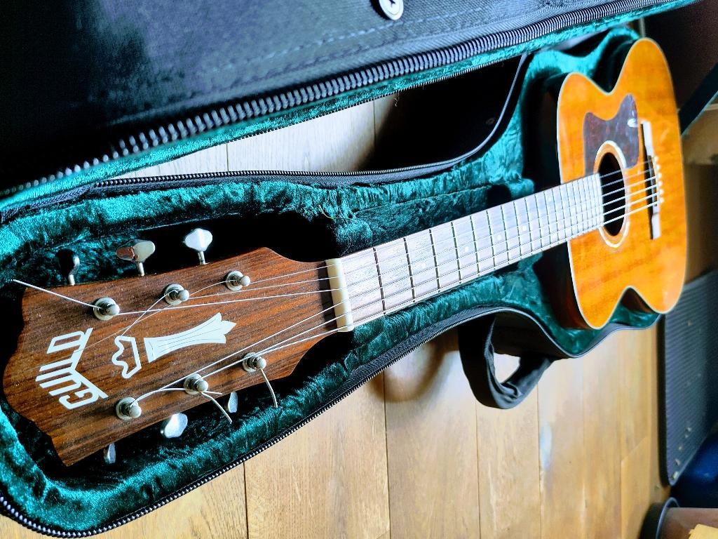 Guitare Guild OM120, Enlèvement, Utilisé, Guitare Western ou Guitare Folk, Avec valise