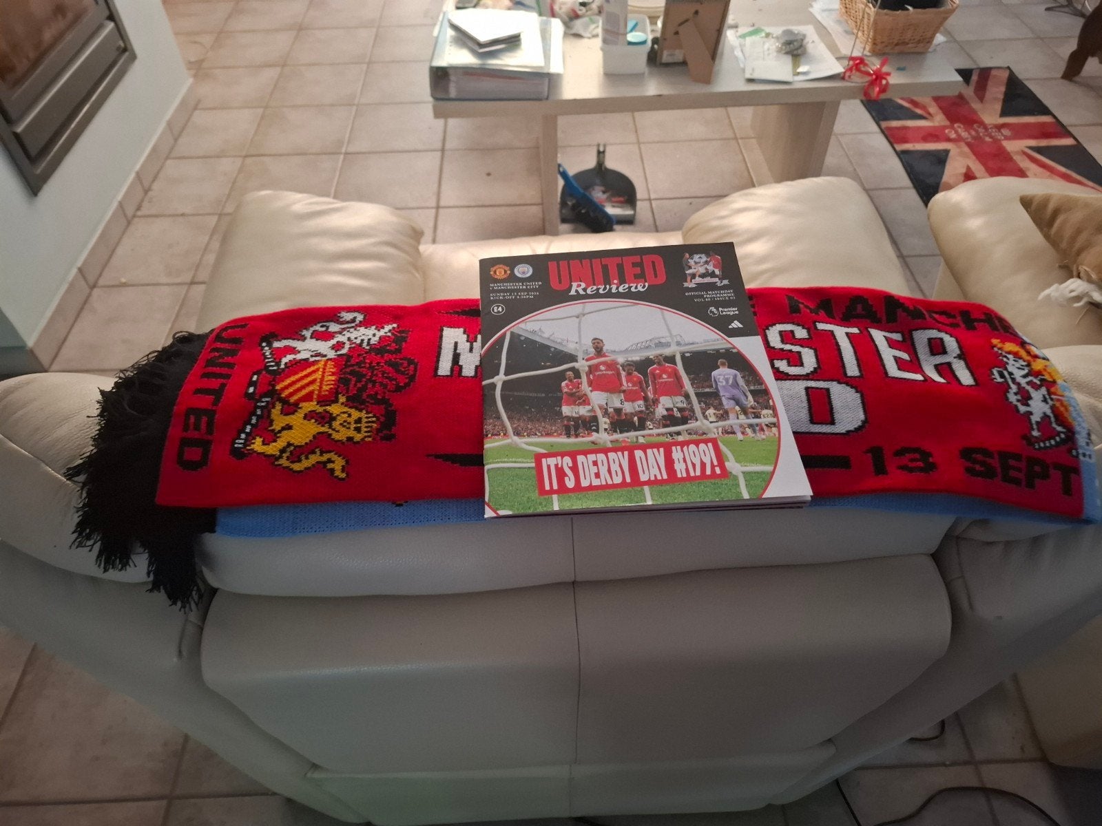 MANCHESTER UNITED MEMORIBILIA, Verzenden, Zo goed als nieuw, Clubaccessoires