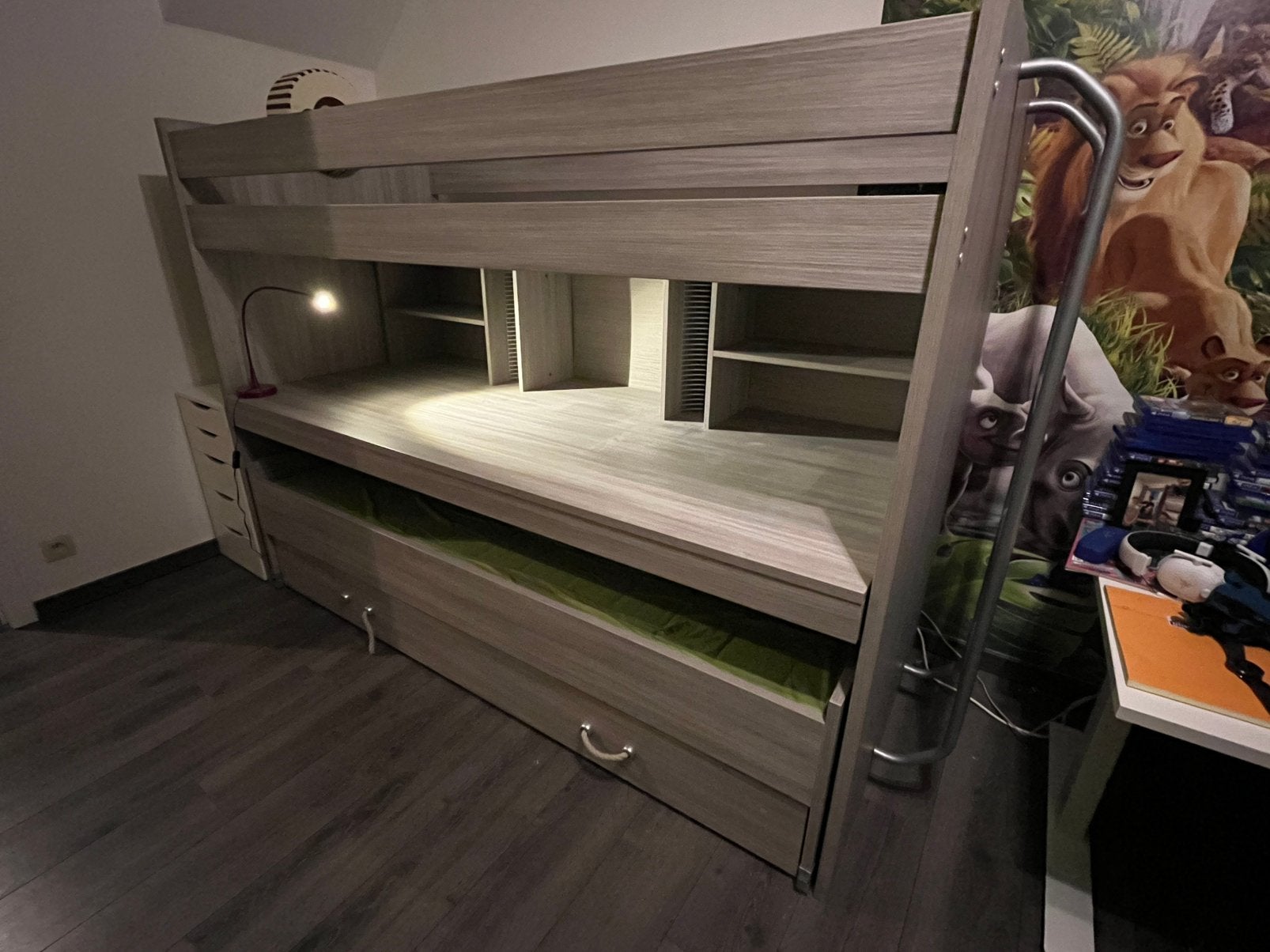 Hoogslaper type OSLO, grijze kleur, quasi nieuwstaat, 200x90, Kinderen en Baby's, Kinderkamer | Stapelbedden en Hoogslapers, Zo goed als nieuw