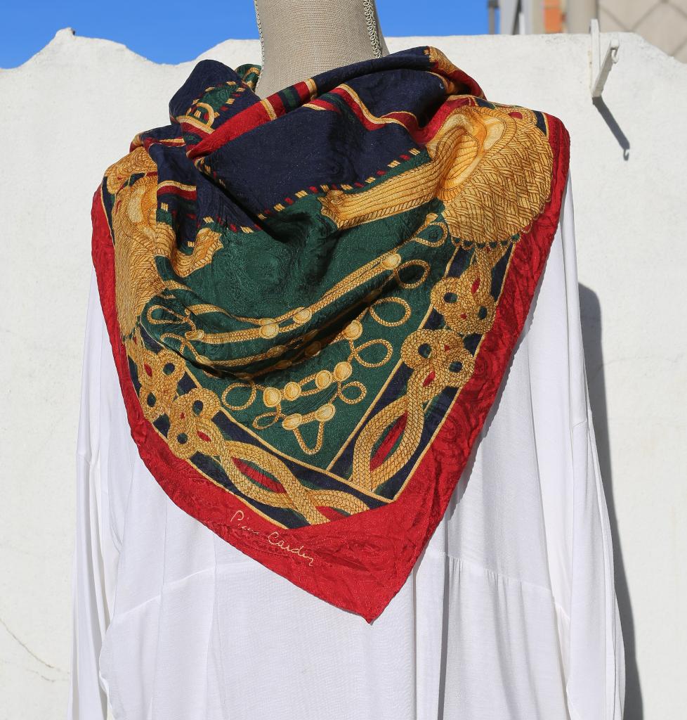 Foulard en soie Vintage - Pierre Cardin, Pierre Cardin, Enlèvement ou Envoi, Comme neuf