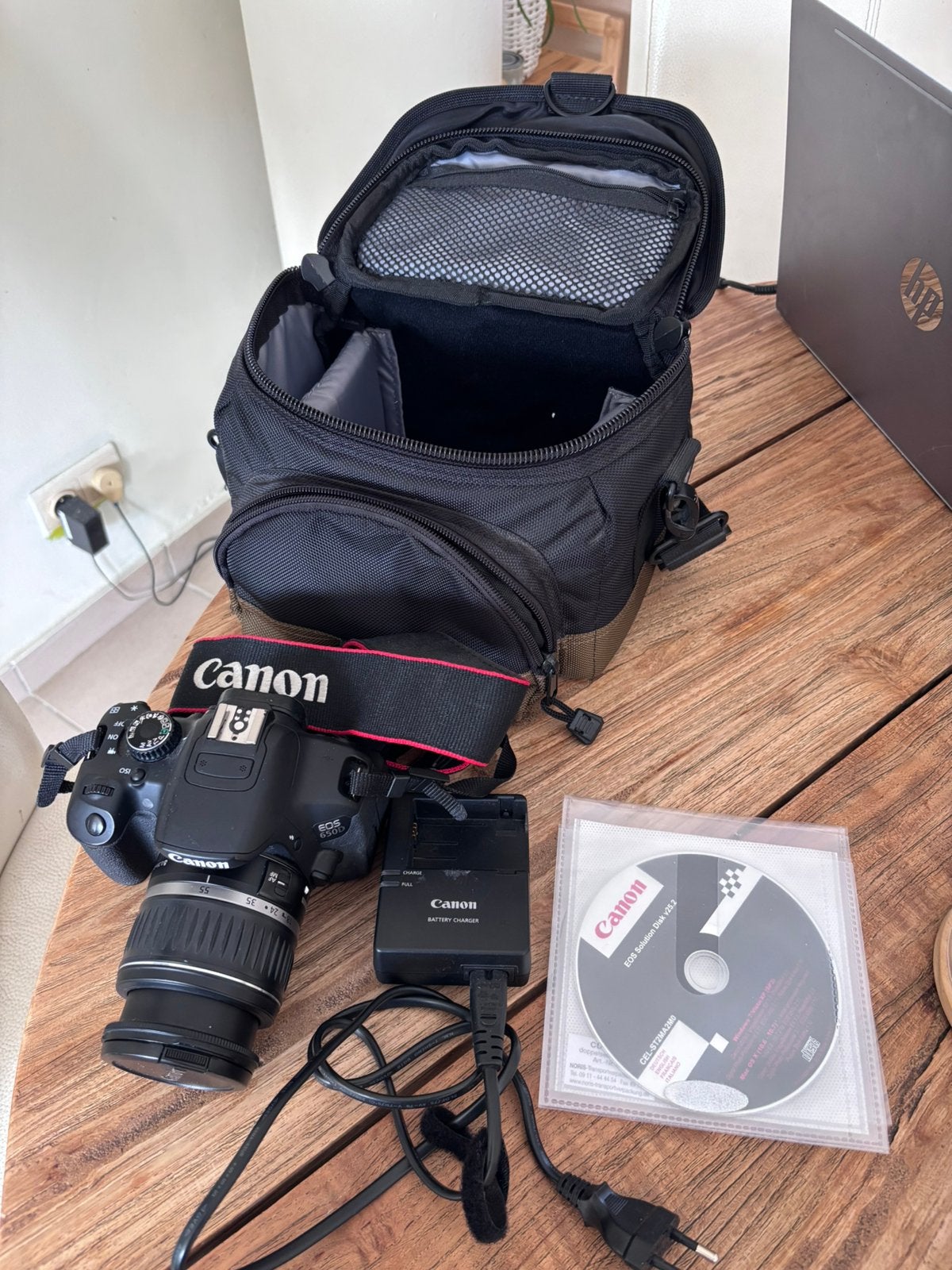 Canon EOS 650D  + 18-55mm Lens + Accessoires, TV, Hi-fi & Vidéo, Enlèvement ou Envoi, Comme neuf, Sacoche d'appareil photo, Canon