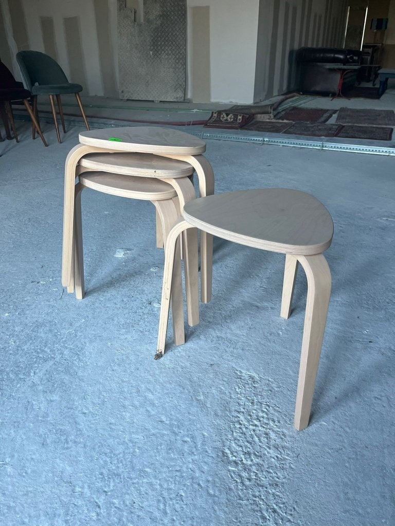 Set van 4 houten krukjes, Huis en Inrichting, Krukjes, Ophalen, Nieuw, Hout