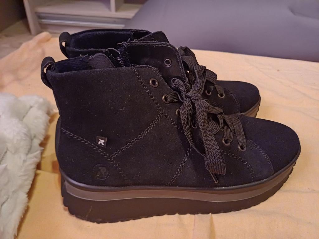 Rieker zwarte schoenen met ritssluiting Mt 39, Ophalen of Verzenden, Zo goed als nieuw, Riekers, Instappers