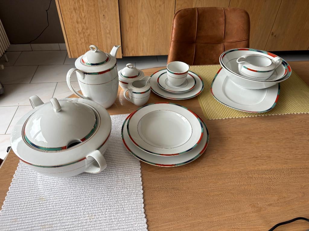 Servies, Maison & Meubles, Cuisine | Vaisselle, Comme neuf, Service complet, Porcelaine, Enlèvement