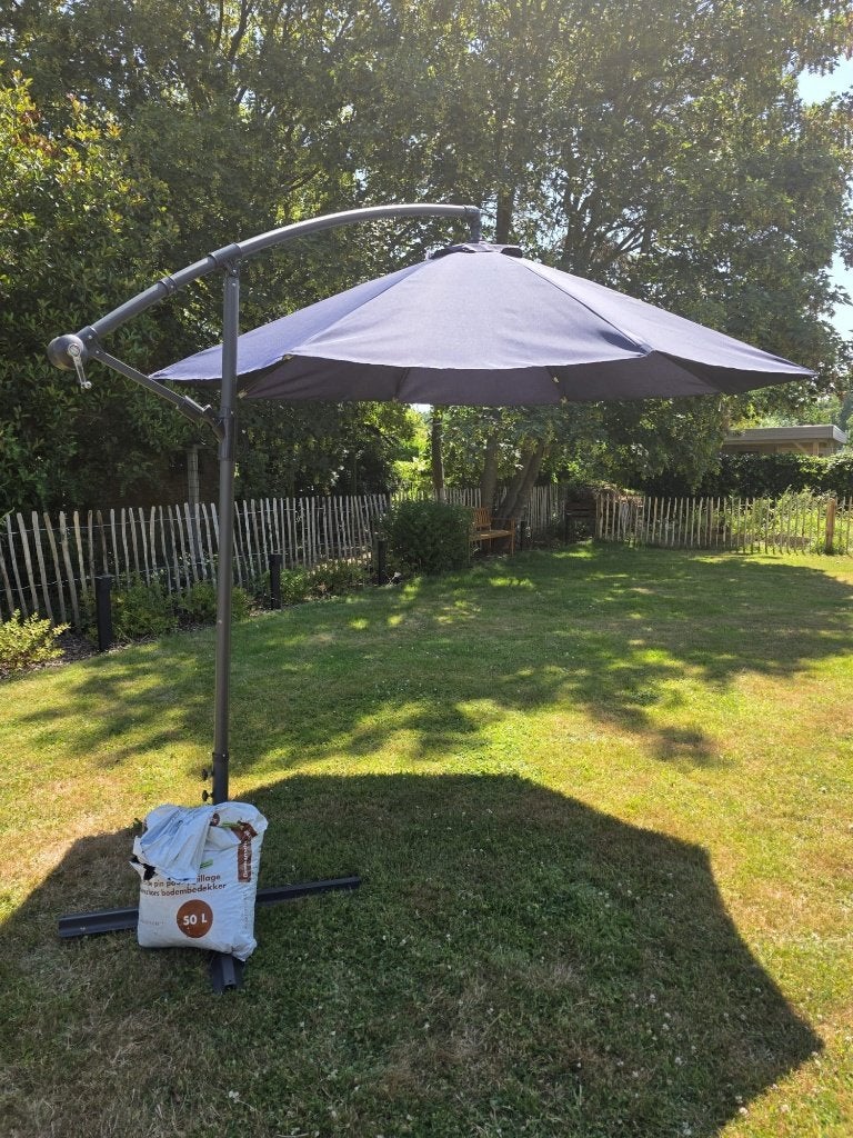 Parasol nieuw + verlichting gratis, Comme neuf, Parasol flottant, Enlèvement, 2 à 3 mètres