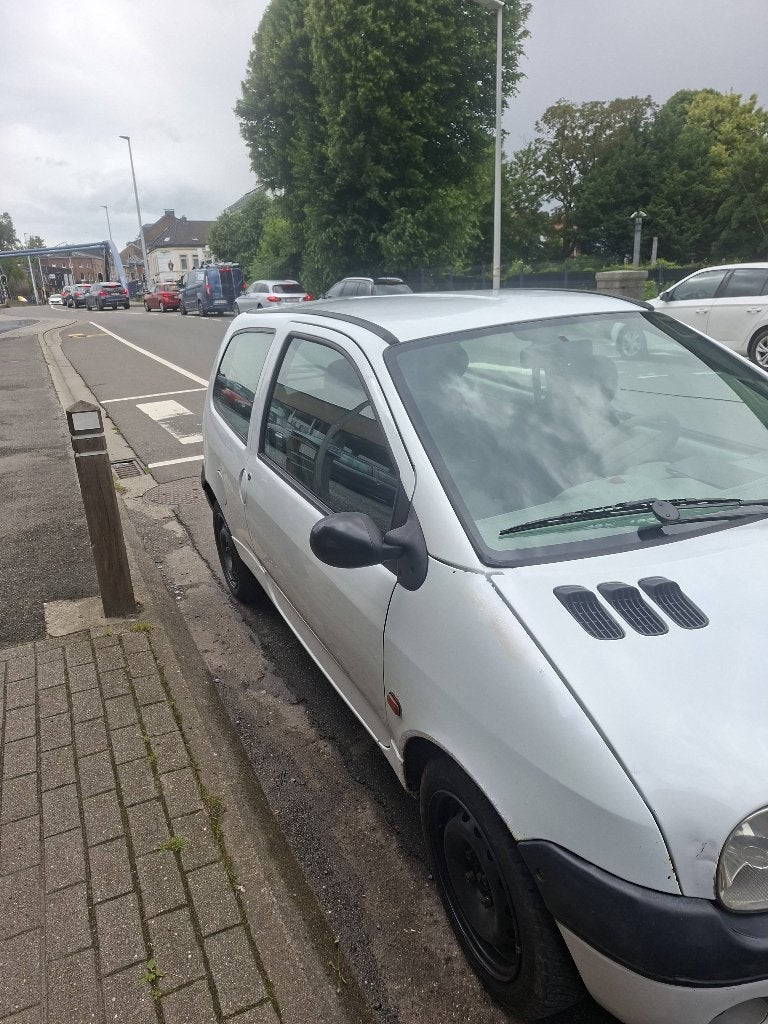 Twingo 1200cc 43 kw 55cv 1350 euros, Auto's, Renault, 4 zetels, Twingo, 4 cilinders, Bedrijf