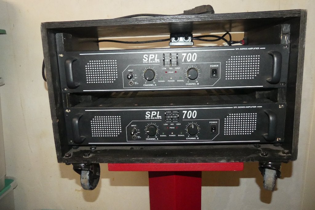 amplificateurs dans un boîtier mobile, Musique & Instruments, Enlèvement, Utilisé, 100 watts ou plus
