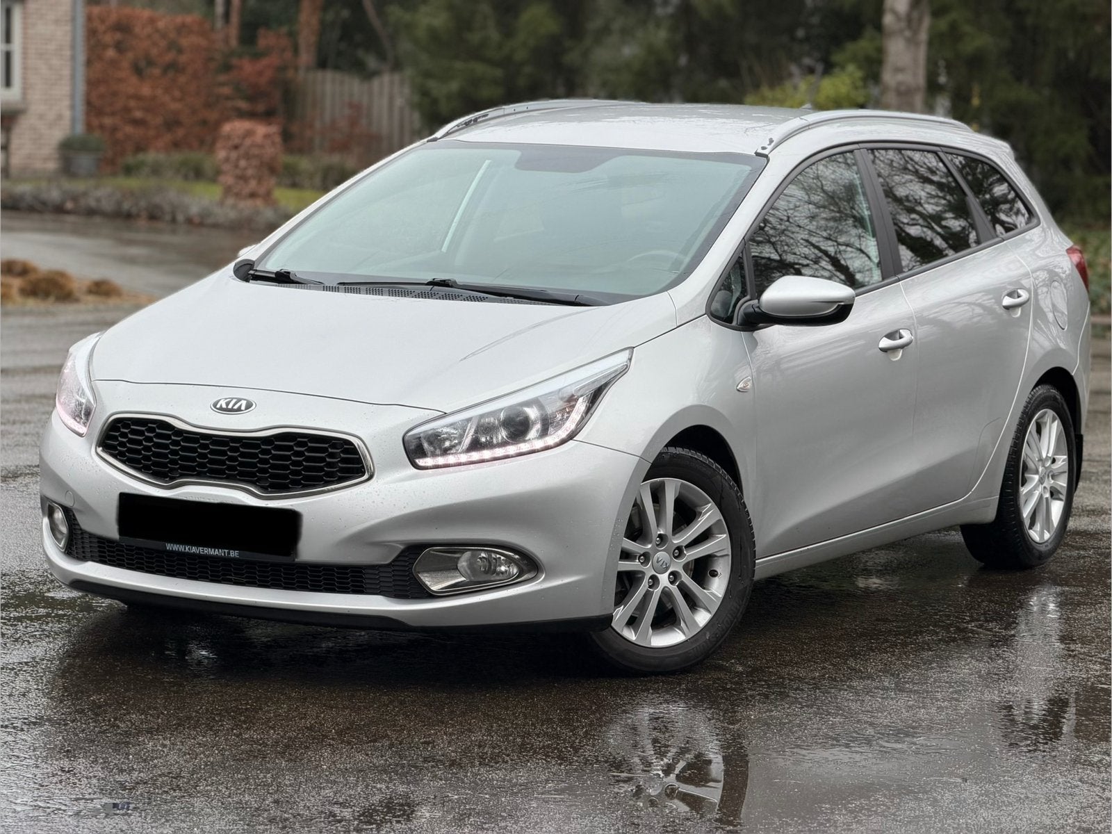 Kia Cee’d SW 1.4crdi 2014! 1ste eigenaar, Autos, Kia, Achat, Boîte manuelle, Entretenue par le concessionnaire, Noir