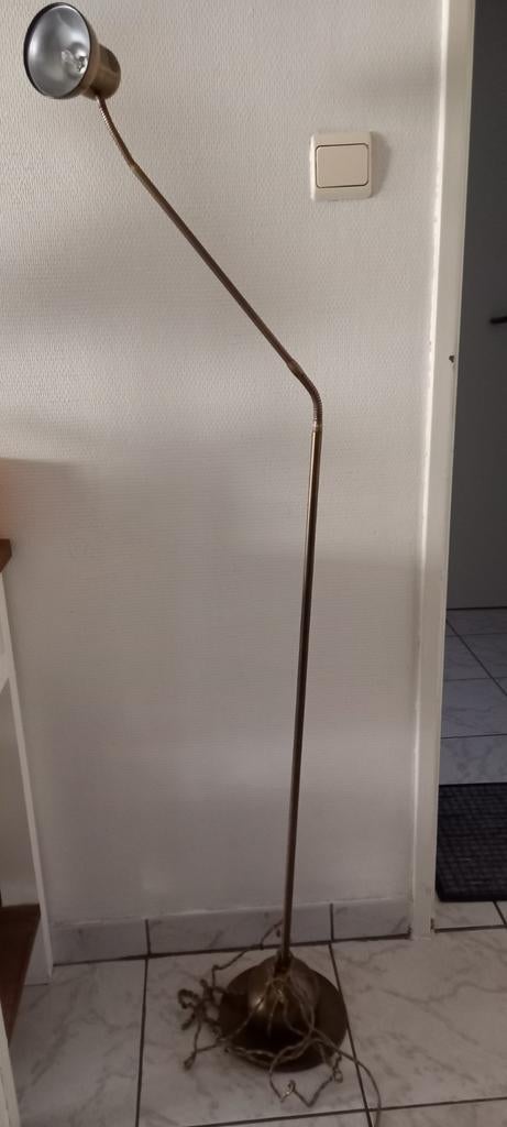 Antieke lamp moet wel nagekeken worden, Huis en Inrichting, Ophalen