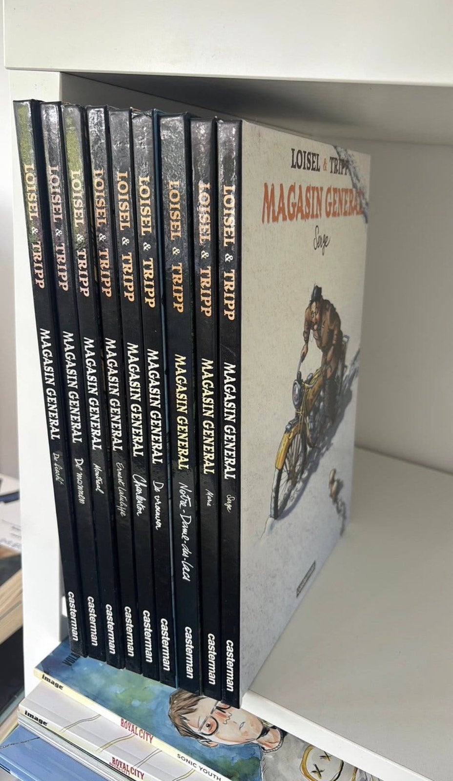 Magasin General hardcovers, Boeken, Ophalen, Zo goed als nieuw