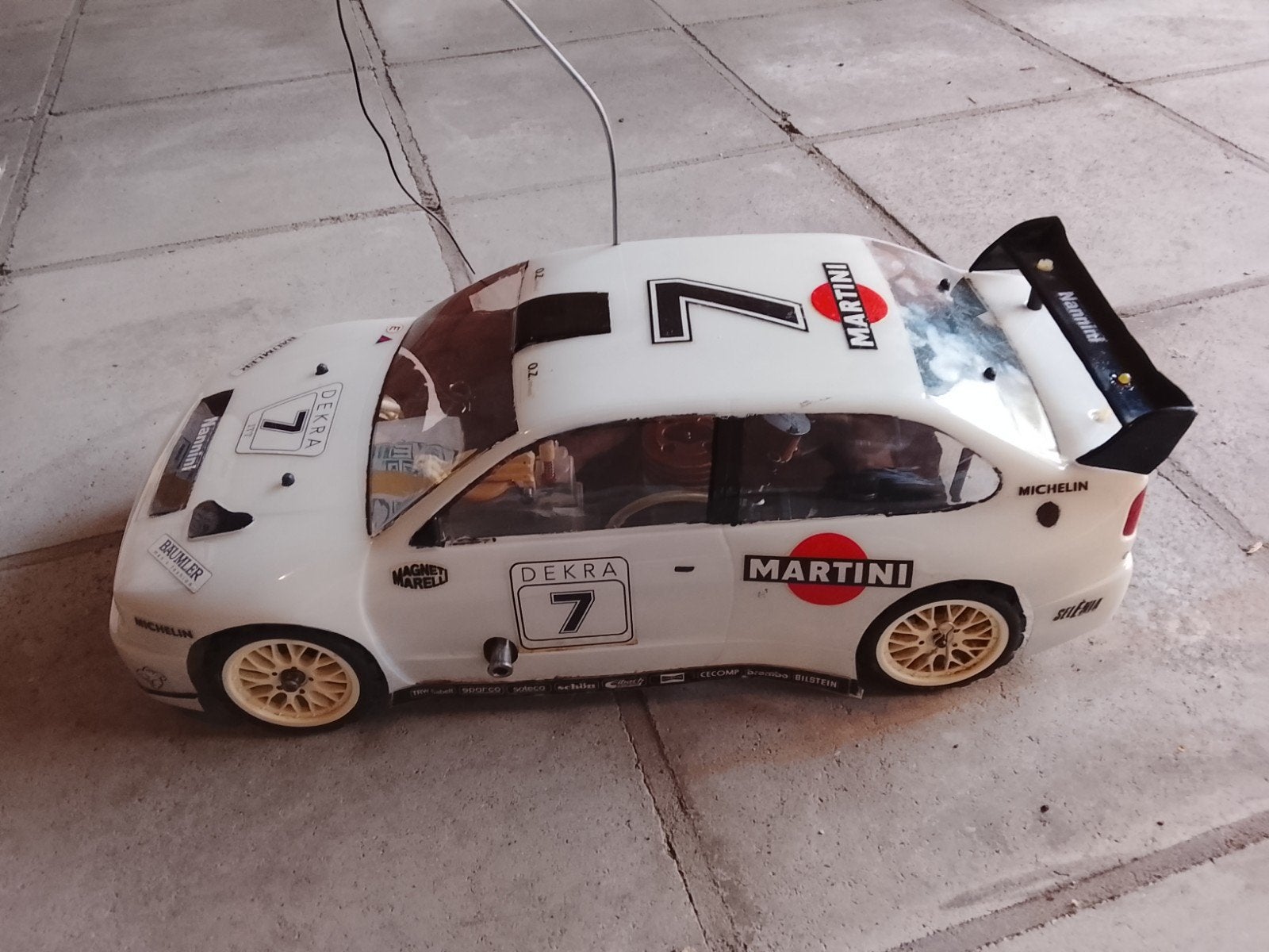 Kyosho aplha 3 met zender en verschillende bodys, Ophalen