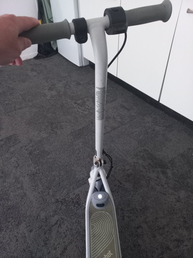 Trottinette électrique pour enfants Ninebot ZING C8 - bien, Enlèvement, Utilisé, Step électrique (E-scooter), Segway-Ninebot