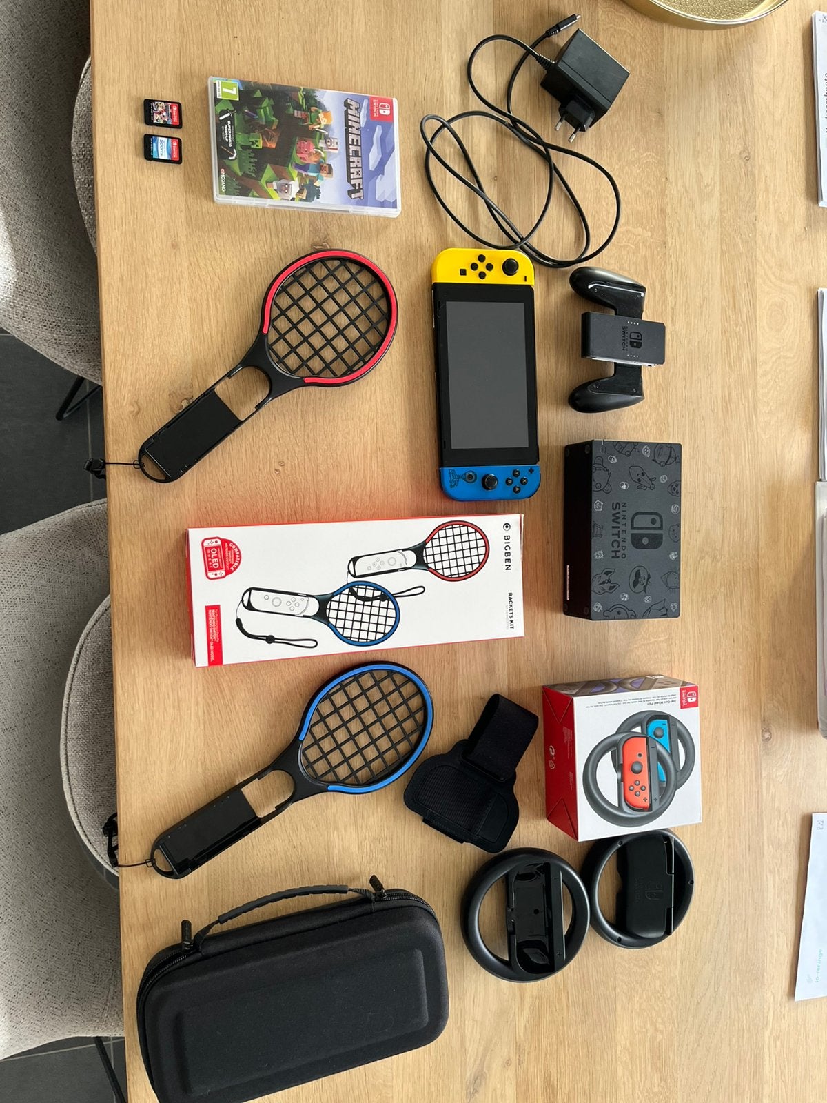 Nintendo Switch Fortnite Edition + games & accessoires!, Games en Spelcomputers, Spelcomputers | Nintendo Switch, Ophalen, Met games