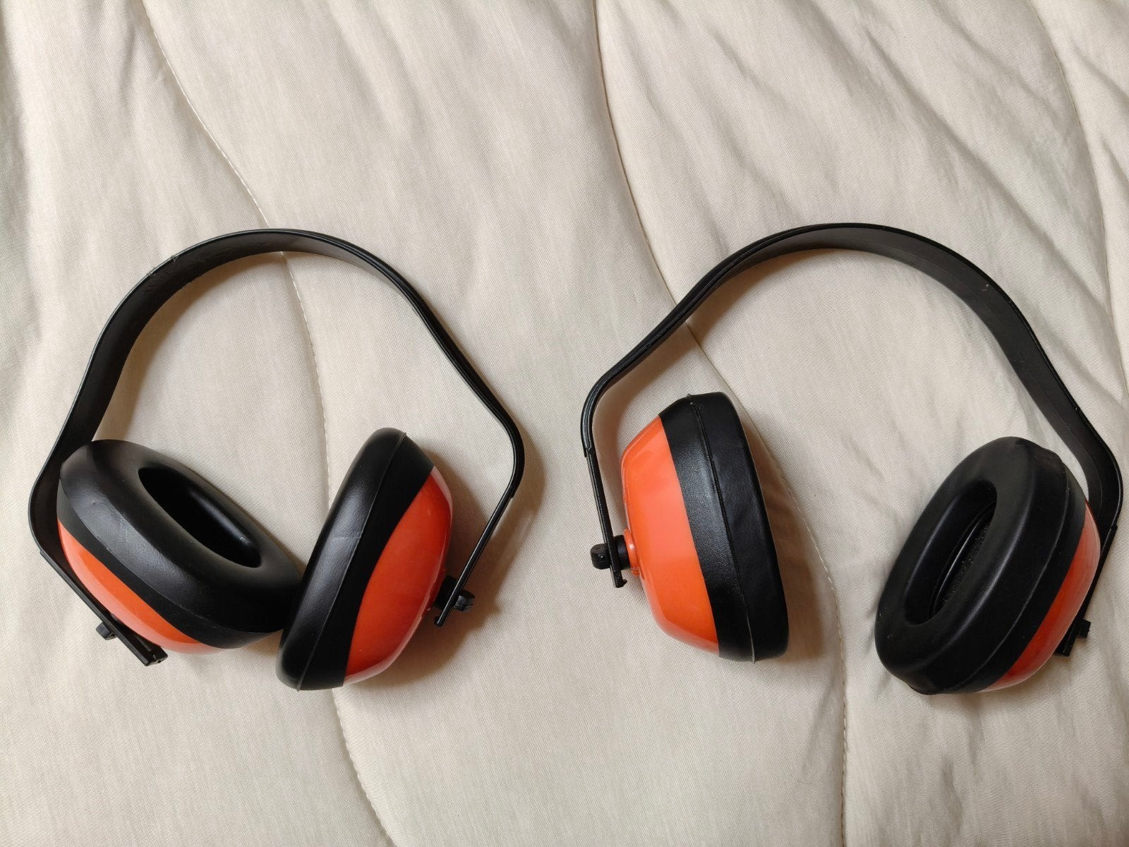 Lot de 2 casques anti-bruits, Bricolage & Construction, Protecteurs auditifs, Enlèvement ou Envoi