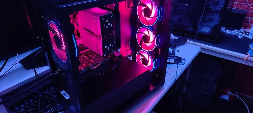 ordinateur, Informatique & Logiciels, Ordinateurs de bureau, Comme neuf, 4 Ghz ou plus, SSD, 16 GB, Avec carte vidéo, Gaming, Enlèvement