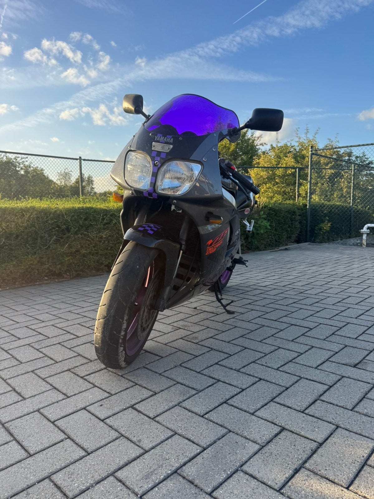 Yamaha YZF750R, Motos, Particulier