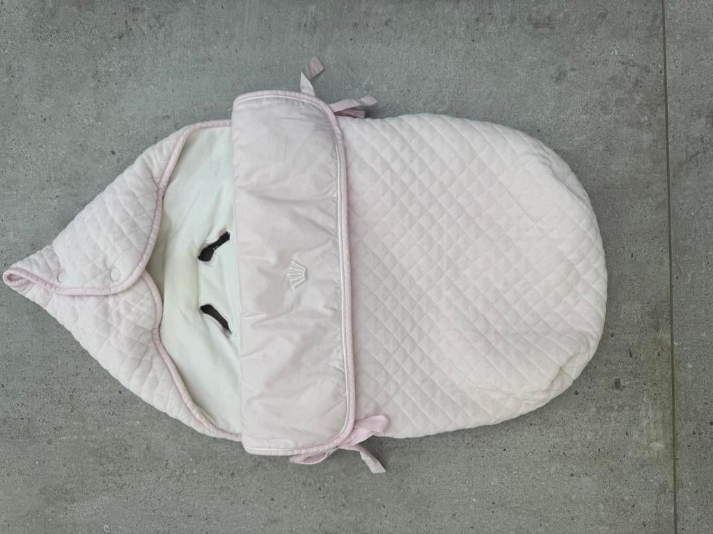 First Nestje voor maxi cosi Roze, Ophalen, Zo goed als nieuw