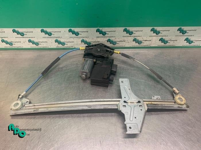 Mécanique vitre 4portes avant droite d'un Peugeot 307 (307, Autos : Pièces & Accessoires, -, 3 mois de garantie, Utilisé, -