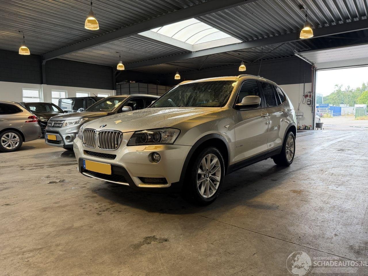 BMW X3 xDrive28i High Executive (automatique), Autos : Divers, Voitures accidentées, Automatique, 2996 cm³, Argent ou Gris, Petuelring 130 ,80809, München, Deutschland