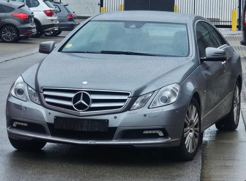 Mercedes e 220 cdi coupe bj 2010 euro5 (automatic) 118000 km, Auto's, Mercedes-Benz, Automaat, Euro 5, Particulier, Te koop