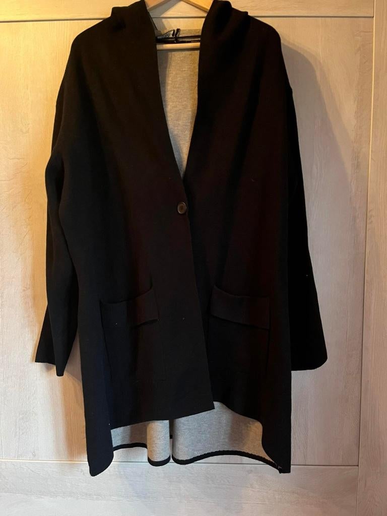 mantel jas met kapje titchini xxl 48-50 zwart amper gedragen, Kleding | Dames, Titchini, Zwart, Ophalen of Verzenden, Jas of Mantel