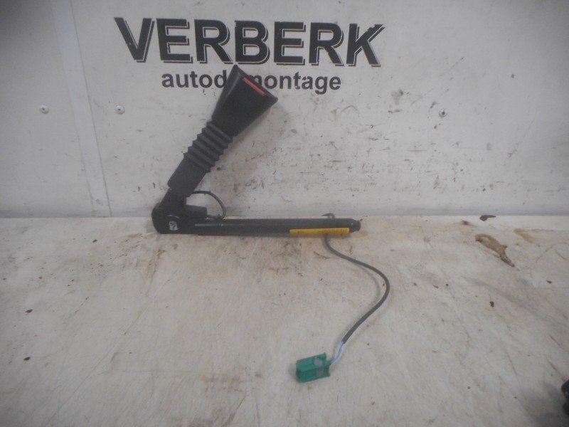 BOUCLE DE CEINTURE DE SECURITE AVANT GAUCHE Opel Meriva (A), Opel, Opel Automobile GmbH, Utilisé, Kontakt-opel@opel.com