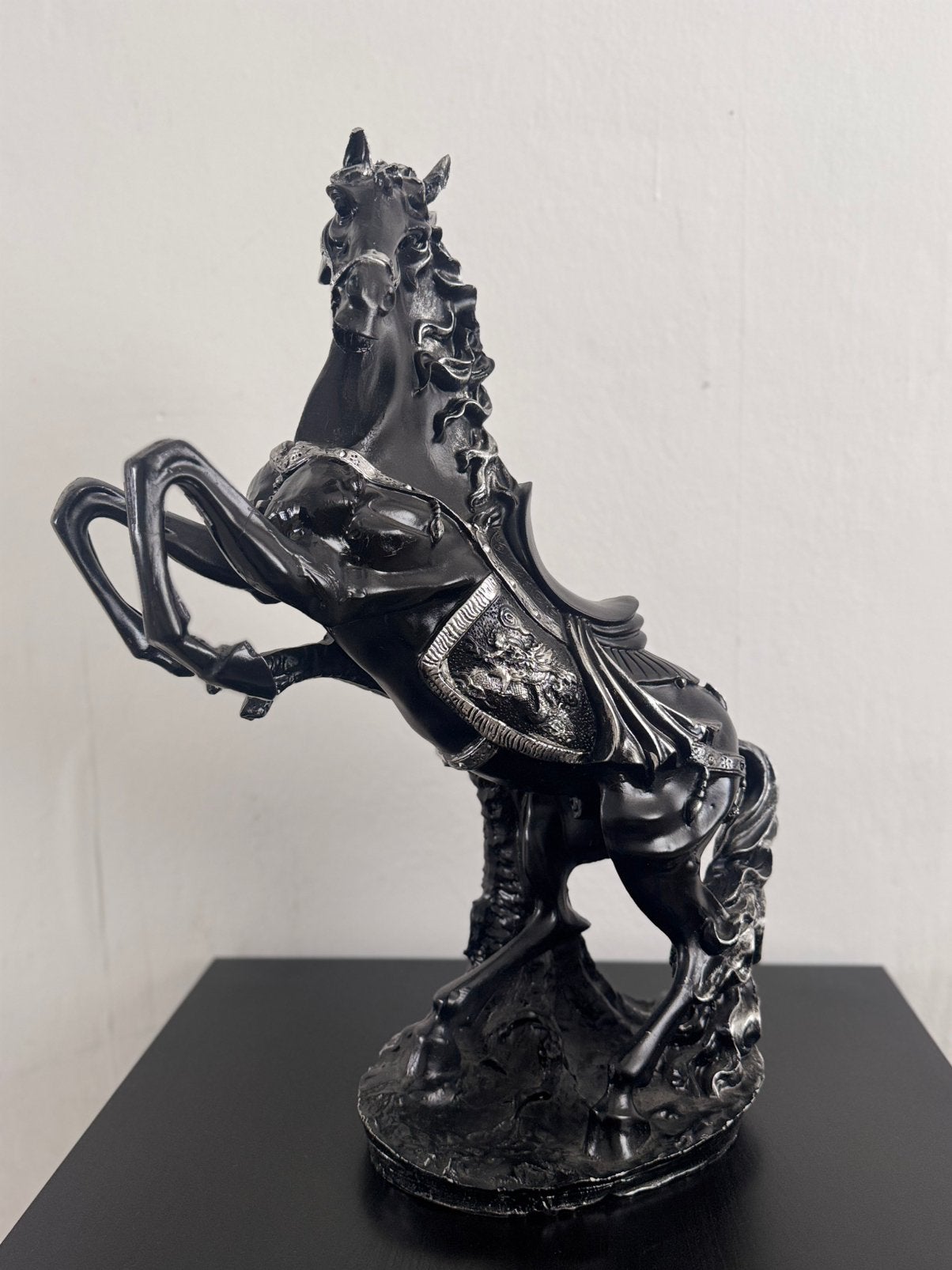 Grande figurine cheval cabré noir et argent – 56 cm – Neuve, Enlèvement ou Envoi, Neuf