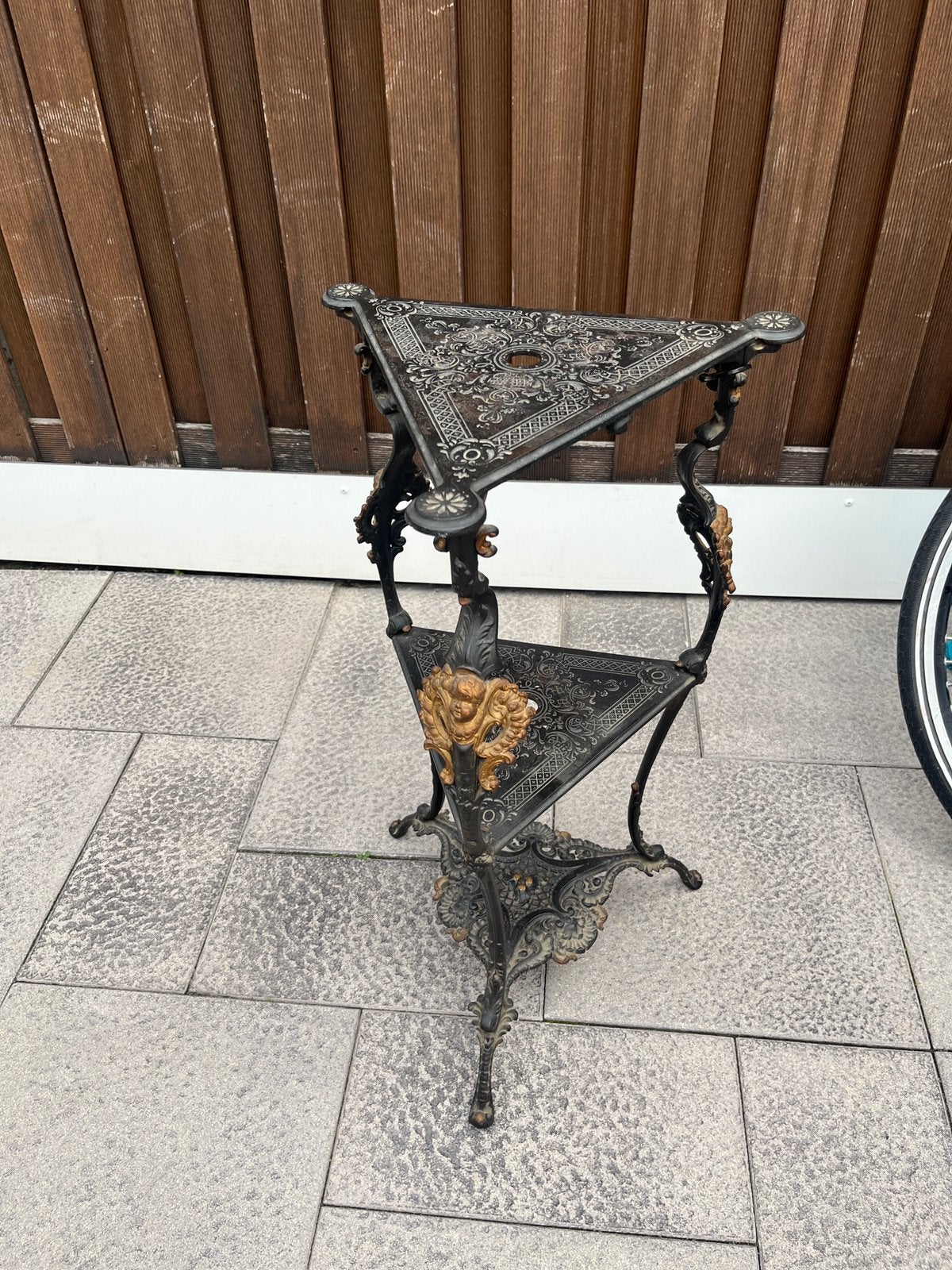 Leuke antieke hoektafel etagère., Ophalen