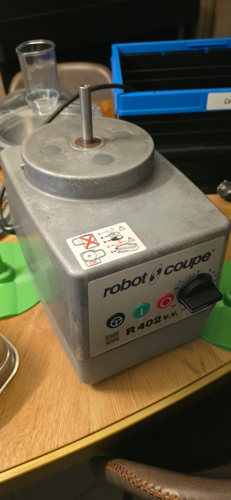 Robot Coupe R402 V.V. + groentesnijder + blokjesset, Ophalen, Gebruikt, Overige typen