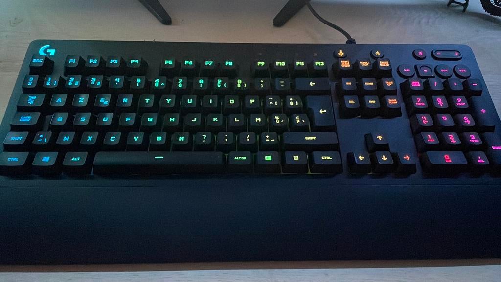 Logitech g213 toetsenbord, Clavier gamer, Azerty, Comme neuf, Enlèvement