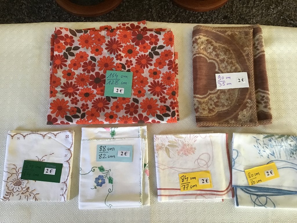 6 tafelkleden aan slechts 2 euro per tafelkleed, Huis en Inrichting, Tafelkleden, Tafelkleed, Ophalen of Verzenden, Zo goed als nieuw