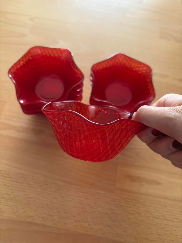 8 nieuwe ijsbekers, Huis en Inrichting, Keuken | Servies, Ophalen of Verzenden, Nieuw, Kop(pen) en/of Schotel(s)